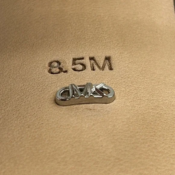 Michael Kors Halle Mule Pump Leather Black Pointed Toe Heels Size 8.5M NIB - Picture 10 of 15